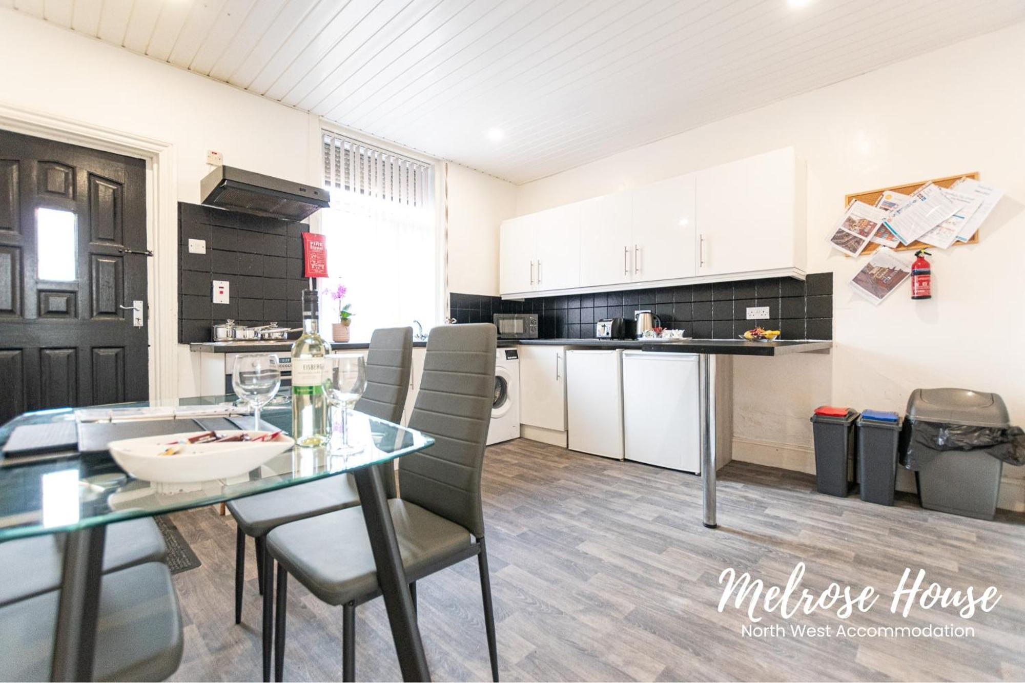 Manchester Work Stays 2Br Home With Parking & Wifi المظهر الخارجي الصورة