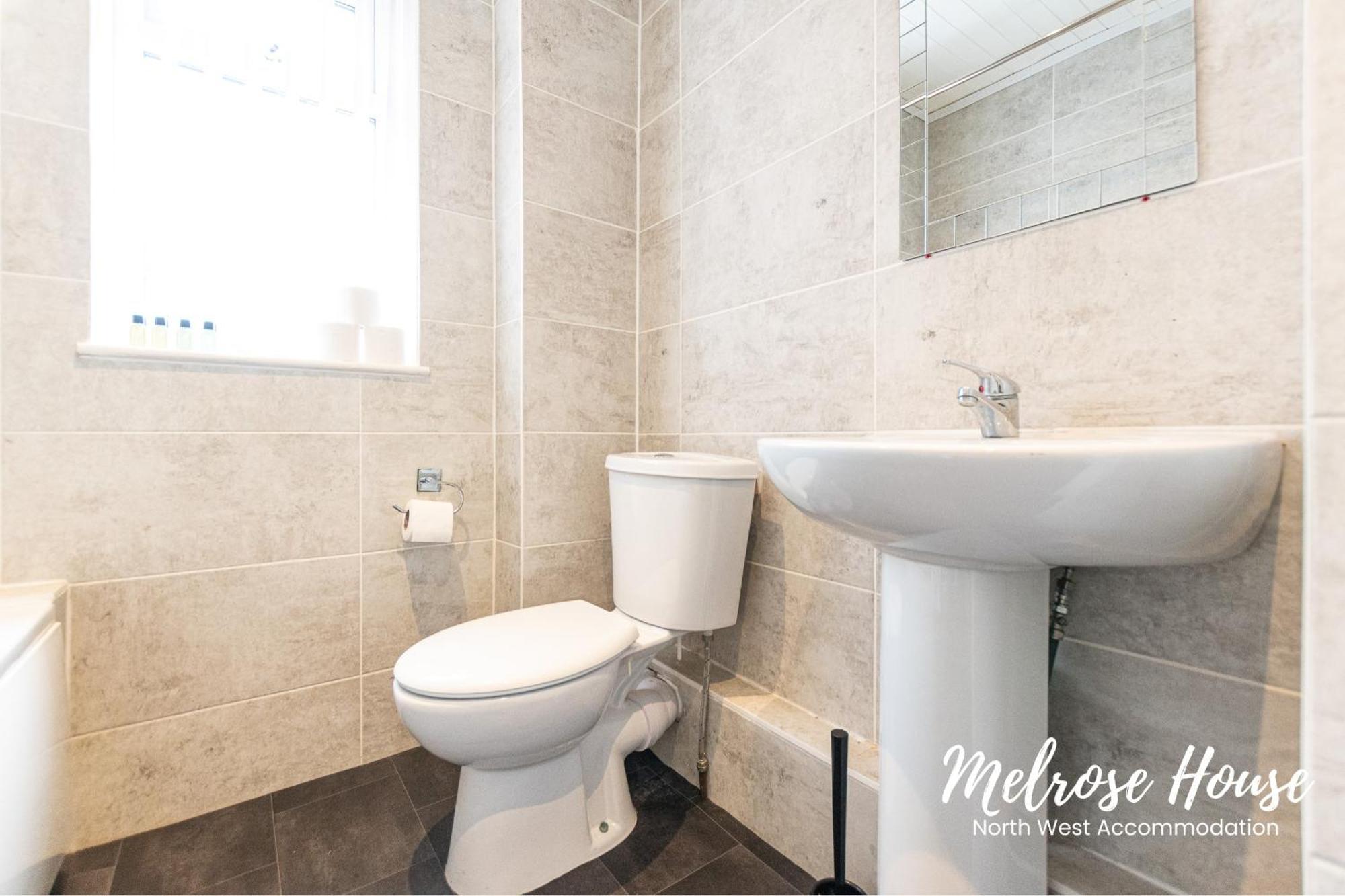 Manchester Work Stays 2Br Home With Parking & Wifi المظهر الخارجي الصورة