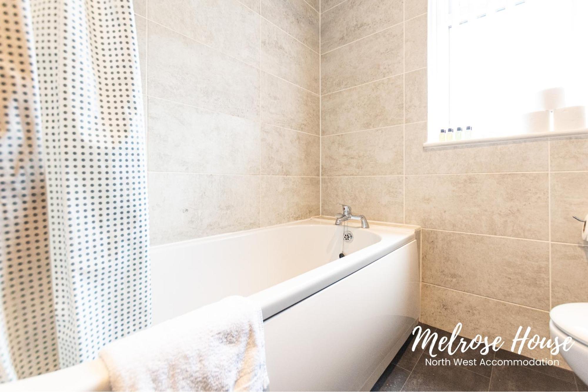 Manchester Work Stays 2Br Home With Parking & Wifi المظهر الخارجي الصورة